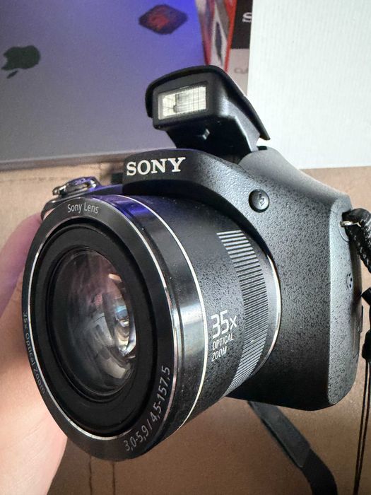 Sony H300 нов фотоапарат с 20 мегапиксела с 35 оптичен зуум
