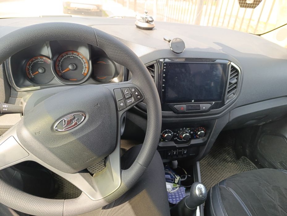 Lada xray cross 2021  narxi 9700