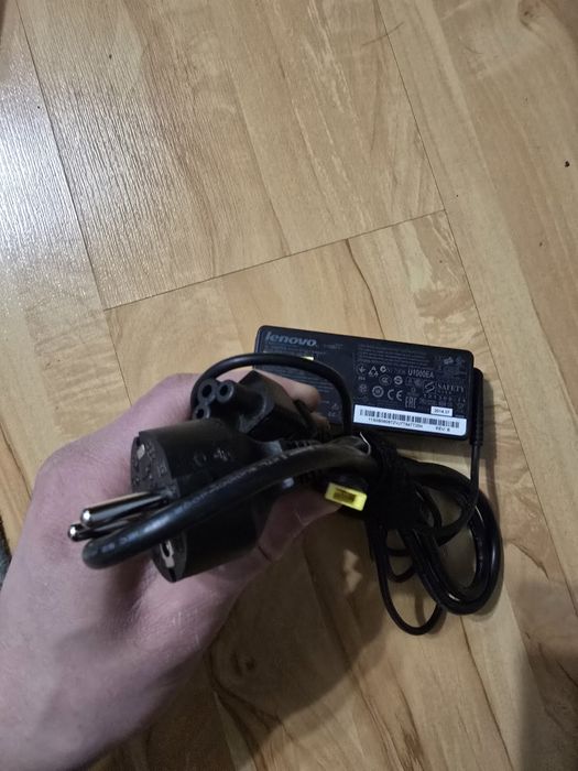 Зарядное устройство на ноутбук/пк