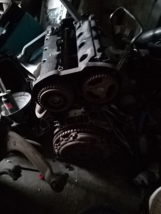 Двигател с скорости за Ситроен Ксара Пикасо 1.8 бензин