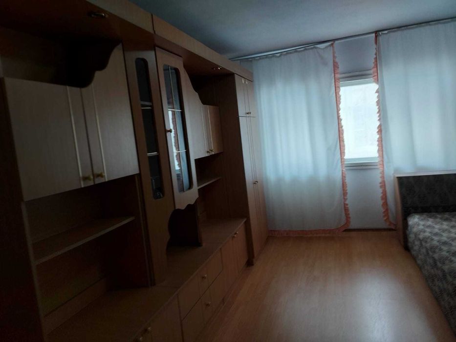 Vand Apartament 3 camere Rovinari