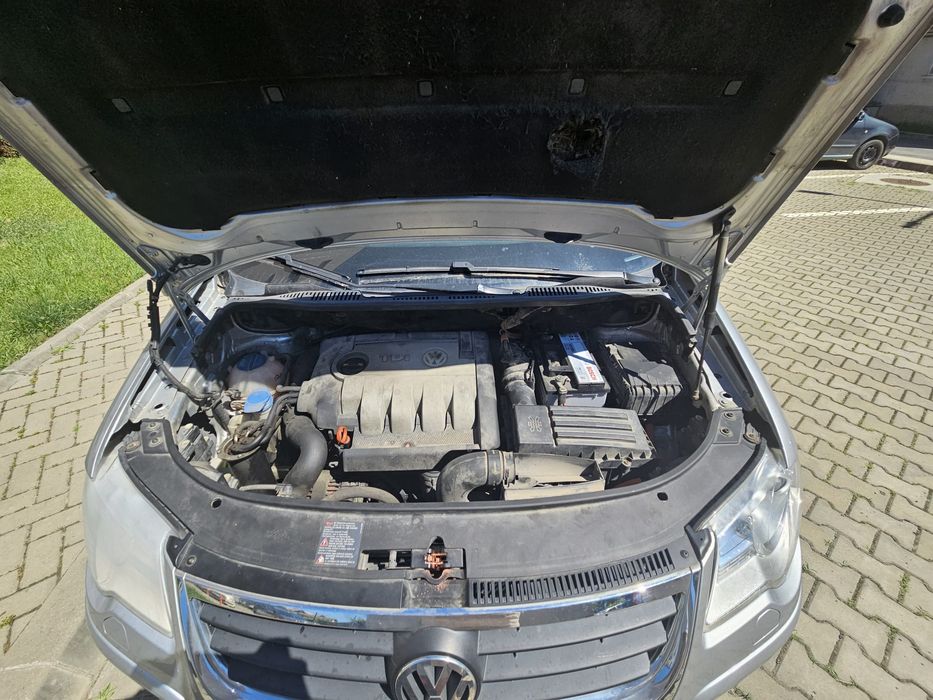 Vând vw Touran  2.0 tdi