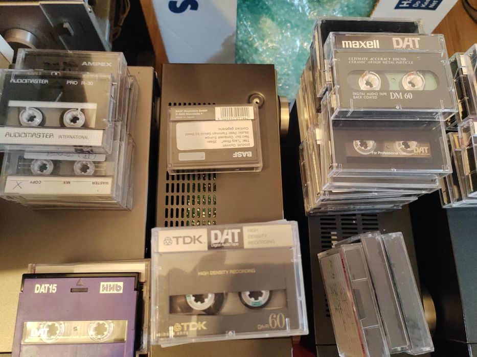 Vând casete audio DAT