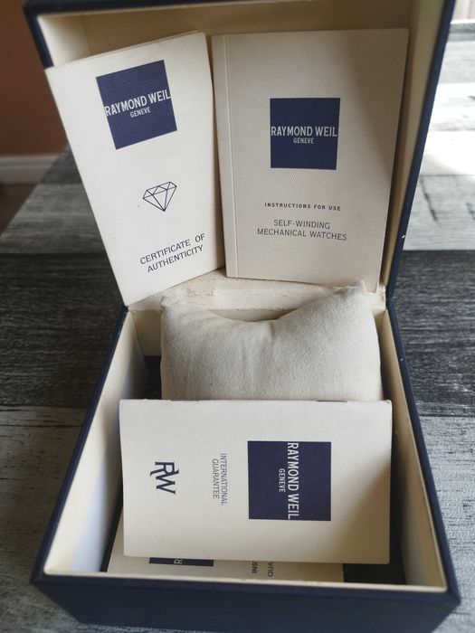 Мъжки , швейцарски , кварцов часовник - Raymond Weil Parcifal