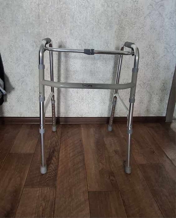 Продам ходунки б/у