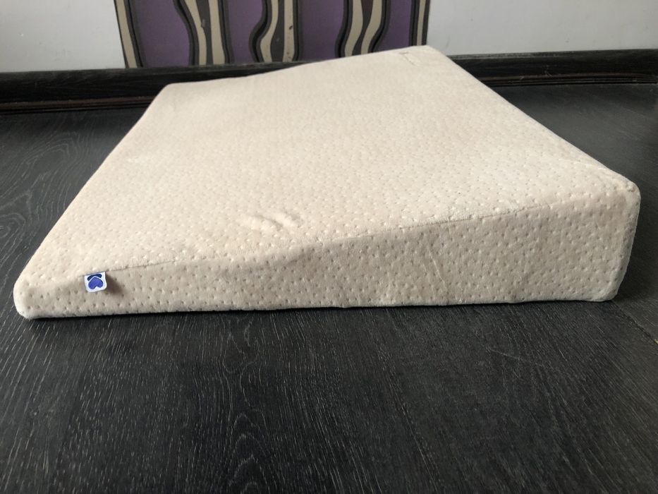 Антирефлуксна възглавница