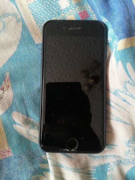 Продаю айфон 8 заблокировался