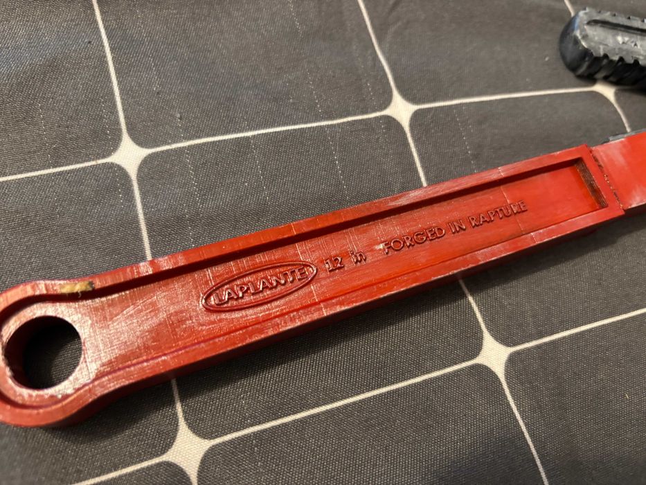 Bioshock Rapture Wrench melee weapon toy for cosplay cheie franceza