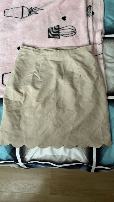 Fusta scurta bej