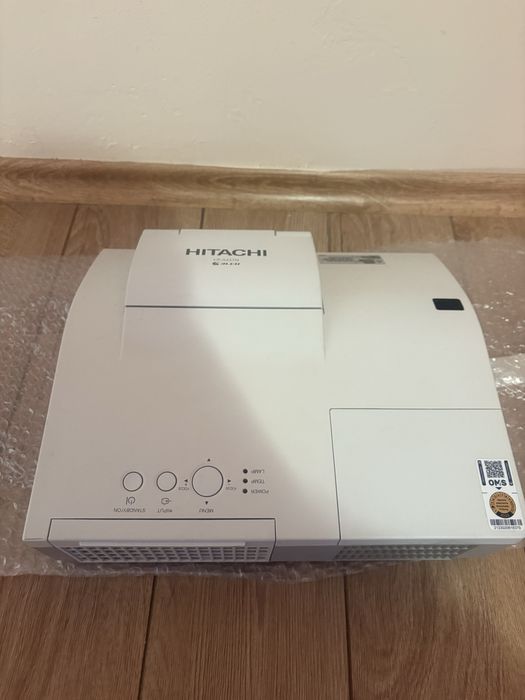 Hitachi CP-A221N ultra short throw 2200Lumens