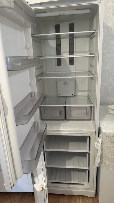 Продам холодильник