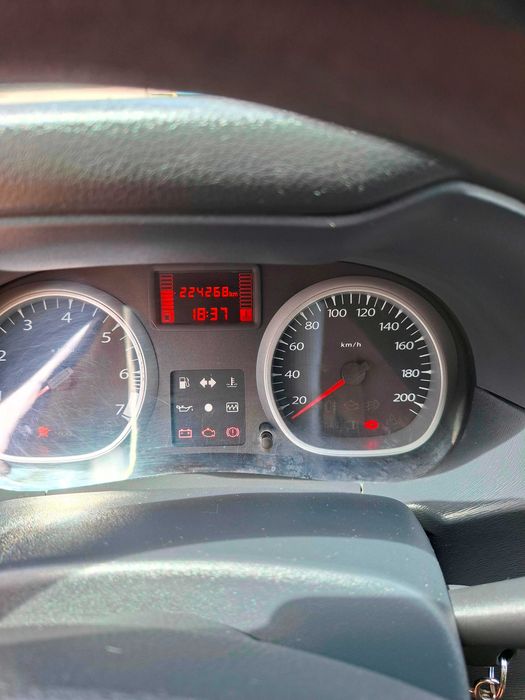 Рено Дастер 1.6 л 4х4 2013