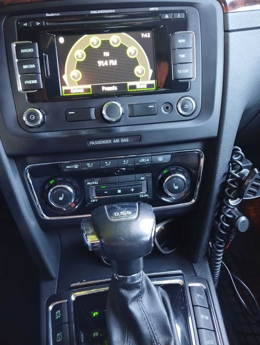 Vând Skoda Superb Elegance Limousine DSG 2012