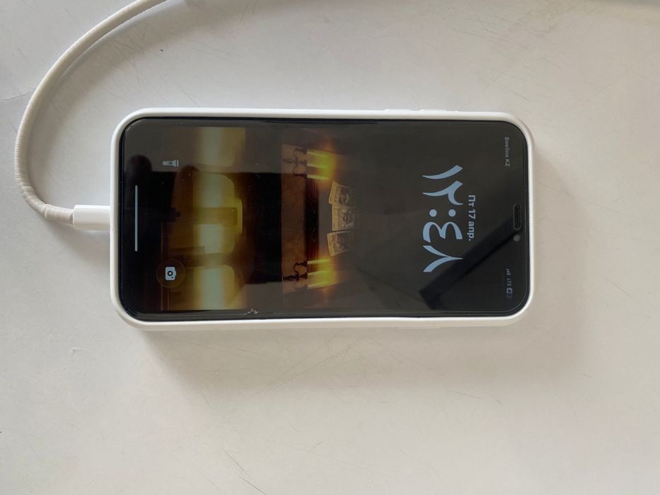 iphone 11 +адаптер шнур +2 чехлов