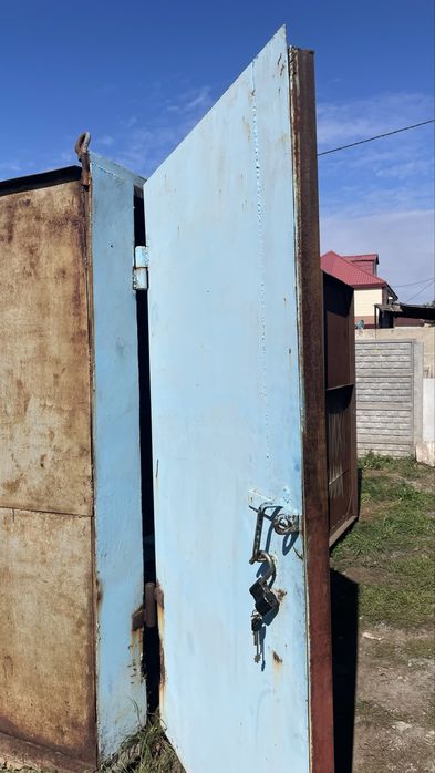 Гараж железный хороший