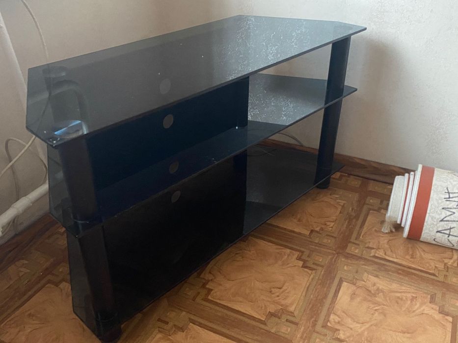 Продам тумбу под телевизор