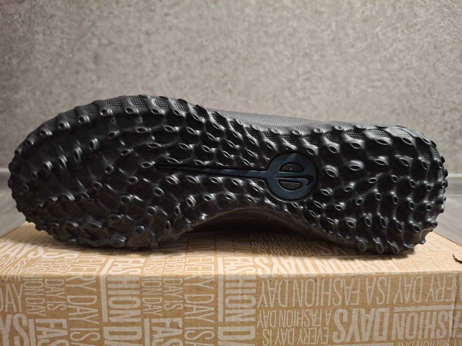 Стуножки за футбол Nike Legend 10 Club TF 41 номер!!!