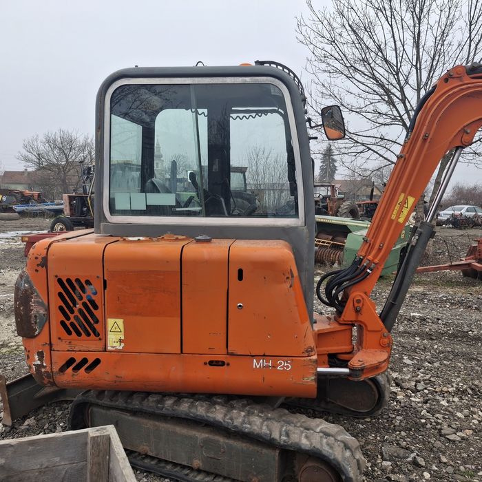 AUSA Escavator MH 25