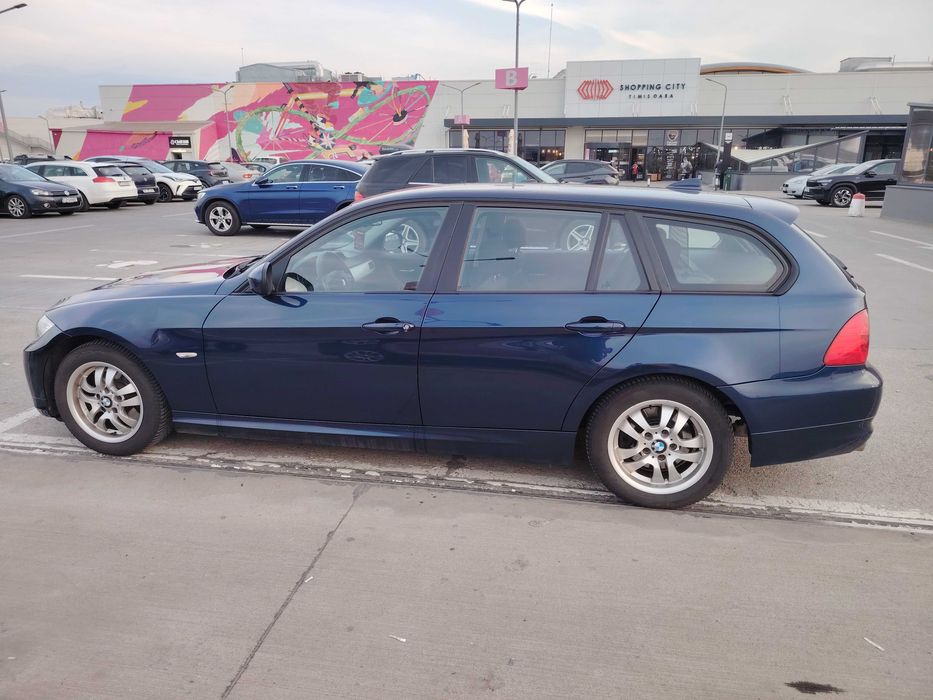 Vând BMW 320i 2010