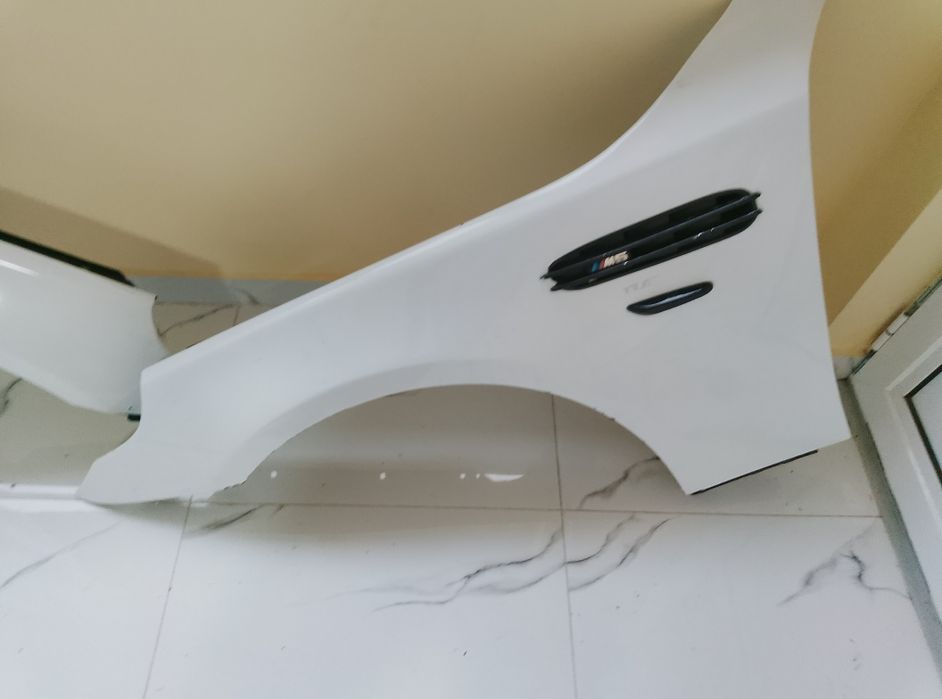 Продавам комплект предни калници за BMW E60 (ляв + десен).
Комплек