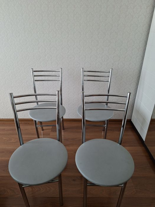 Стулья.                                                 .