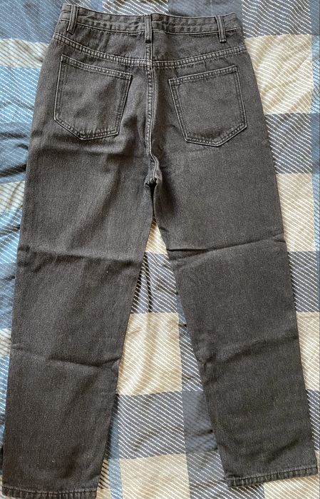 Продам джинсы. .