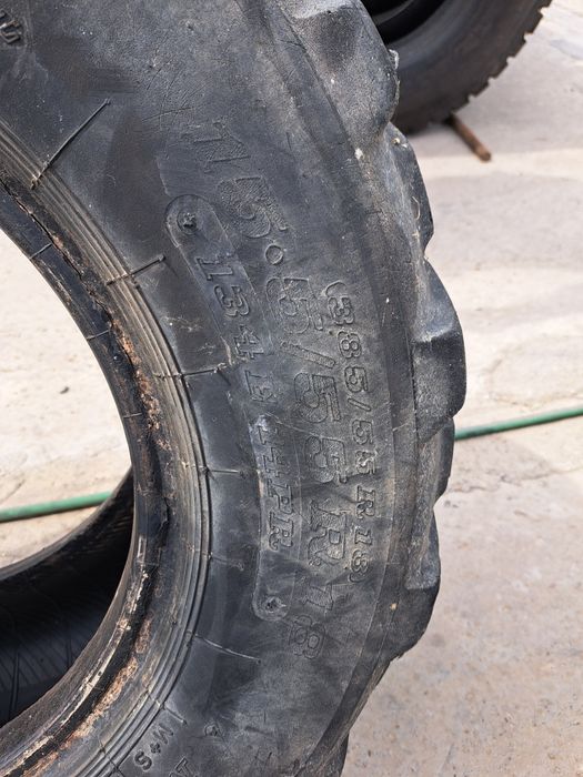 Anvelope 15.5-55r18 sau 335-55r18 Dunlop