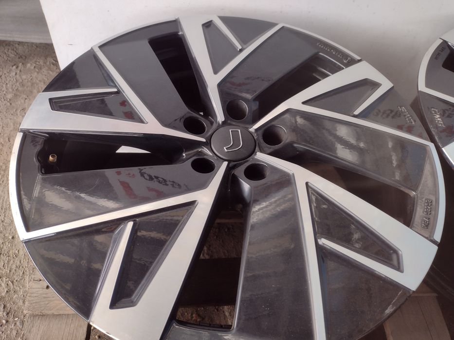 CMS C32 AERO 19-5x112 ET32 7.5j Volkswagen Golf 8