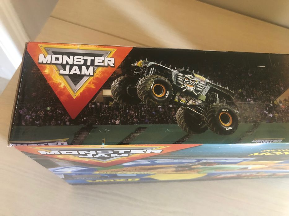 Monster Jam Metal Truck Max-D Dirt Arena Playset Nisip Kinetic Sand