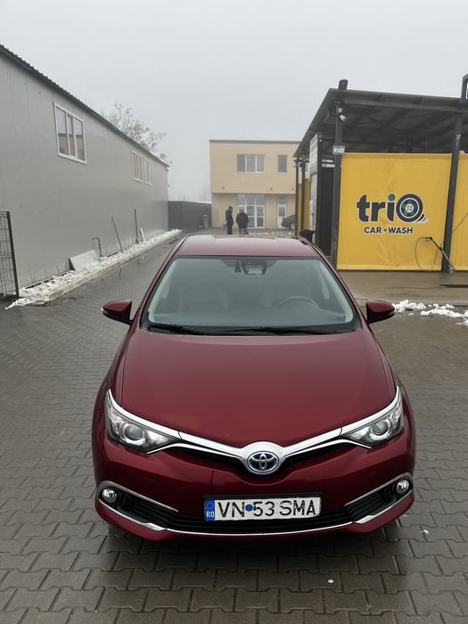 Toyota Auris hybrid - URGENT