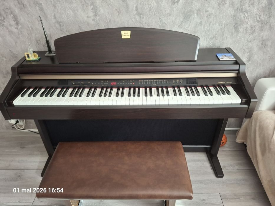 Vand pian yamaha clavinova clp950