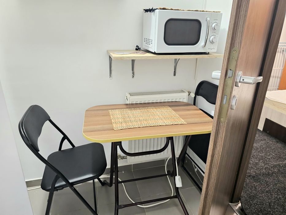 Închiriez garsonieră Luica