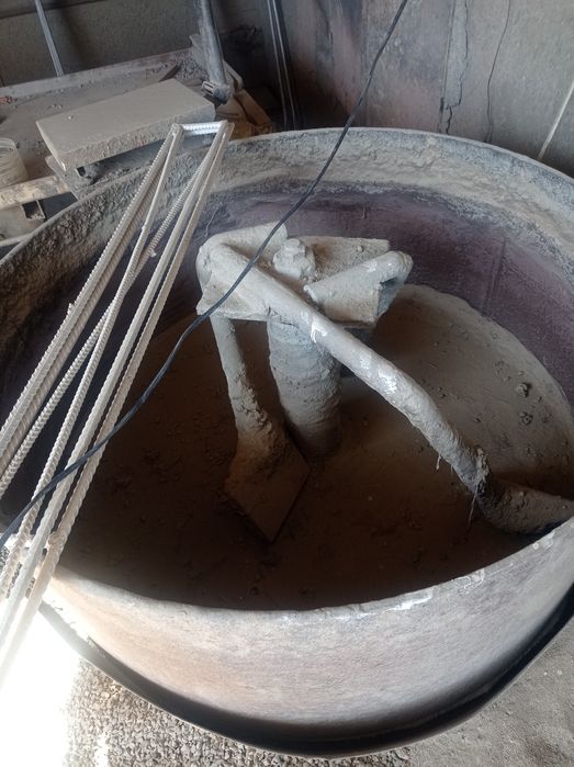 Брусчатка цех сотилади 125 КВ колиб 2 та мишалка вибратор тахта паддон