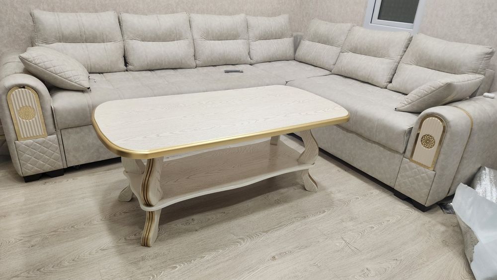 Журнальный столик для дома из МДФ.