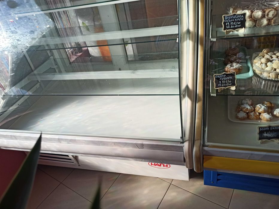 Хладилна витрина Наги
