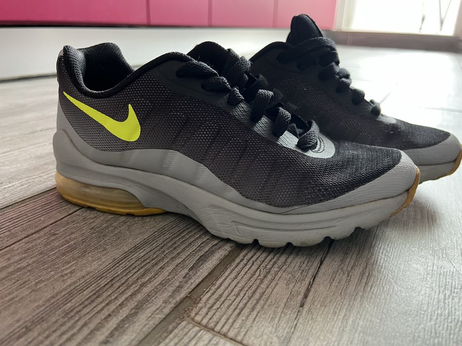 Vand adidasi Nike original