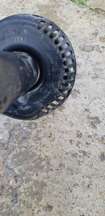 Продаётся амортизаторы ауди а6