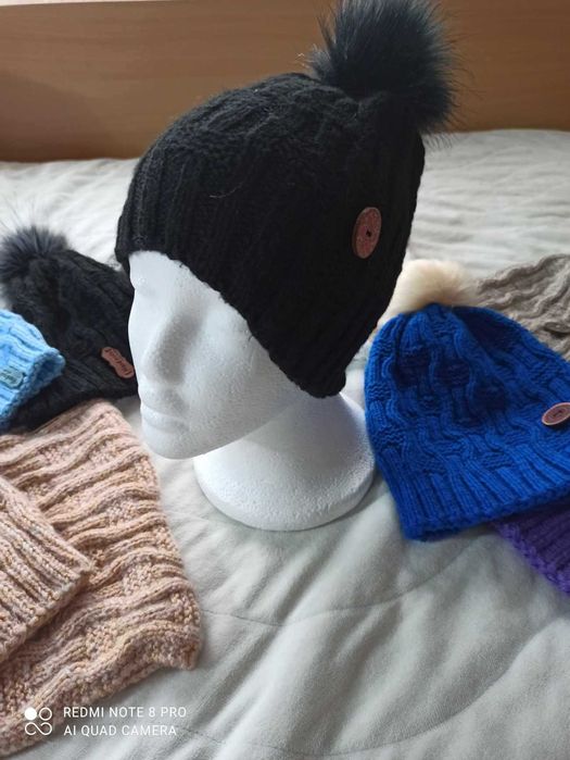 Ръчно изплетени дамски шапки 20 лева / 10,23 euro