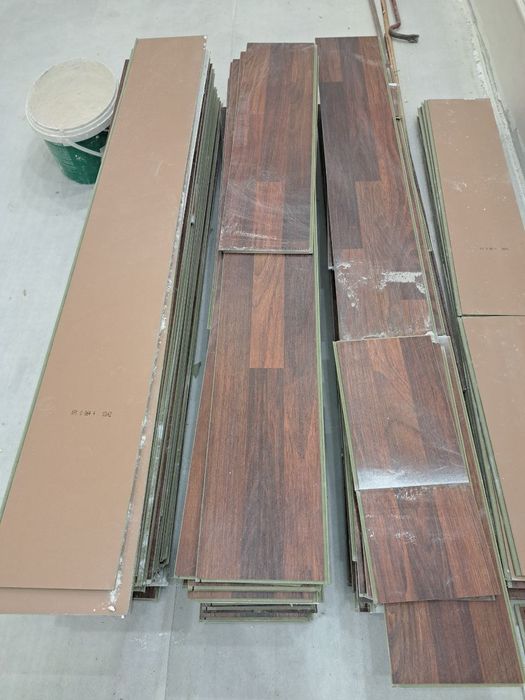 Ламинат сотилади