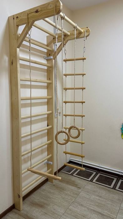 Шведская стенка под