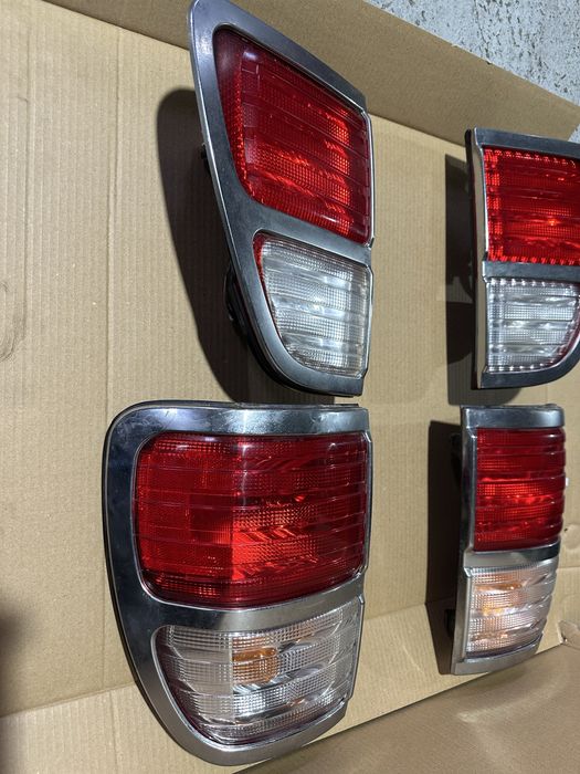 Задние фонари Lexus LX470