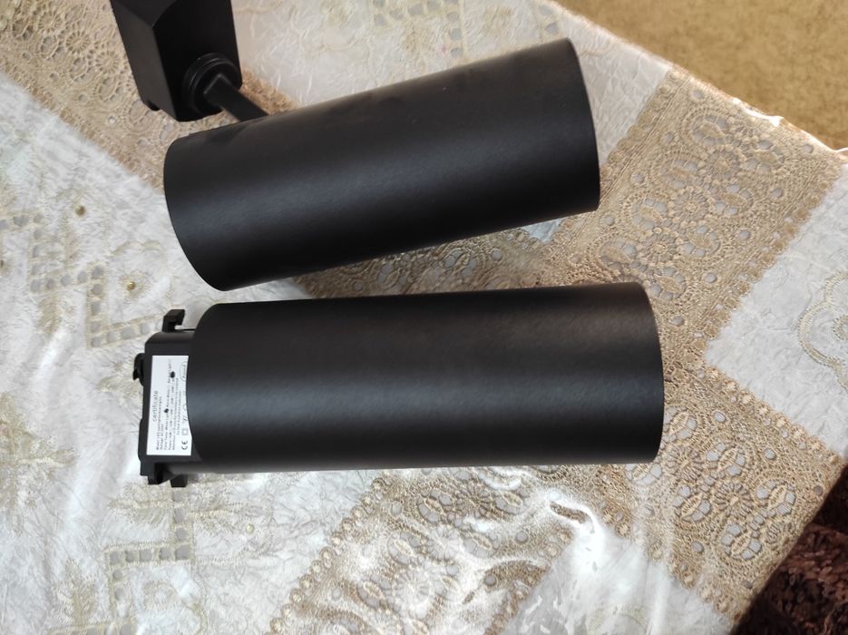 Потолочные прожекторы направляющие