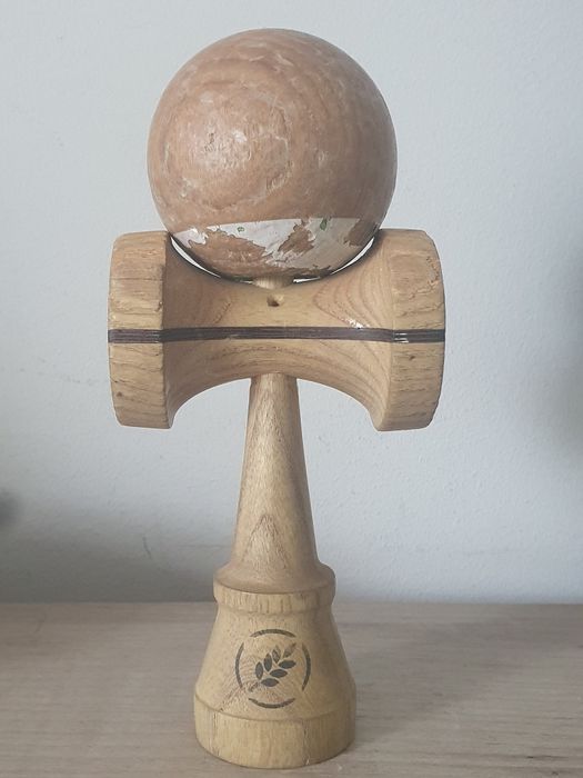 Vând kendama setup