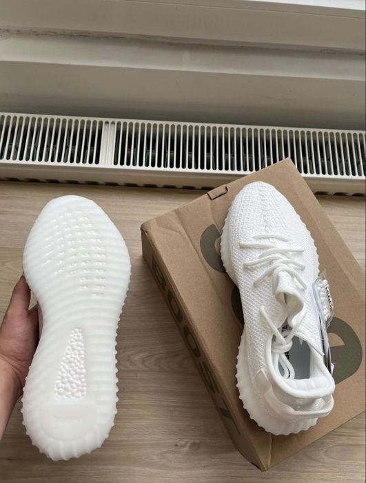 Yeezy 350 ,,White”- noi,nefolositi