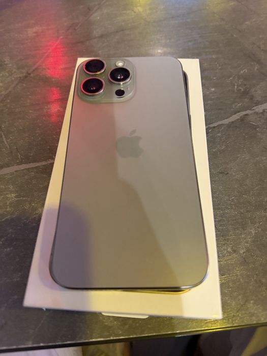 Продаю iPhone 15 Pro Max 256 ГБ