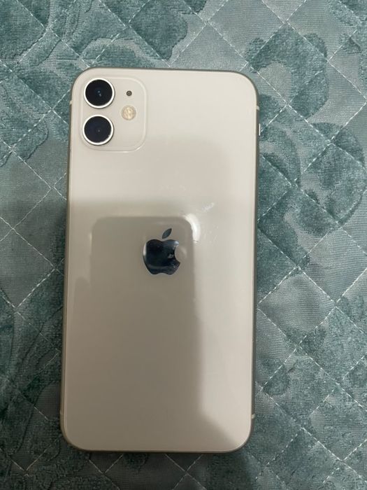 iphone 11, без коробки, зарядка есть