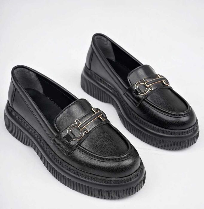 нови лоуфъри в черно с модерен акцент