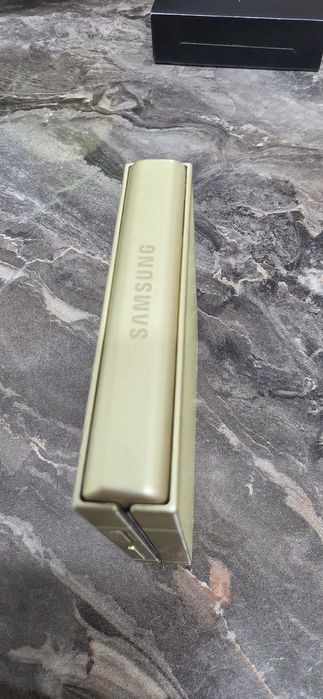 Samsung z flip 6