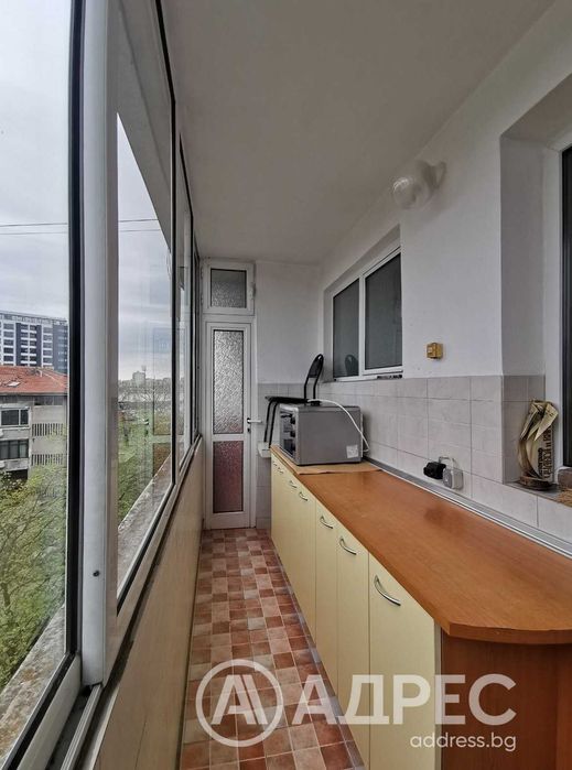 Продава се Тристаен апартамент в Русе, Център - 85 кв.м за 1636 €/кв.м - Снимка #12