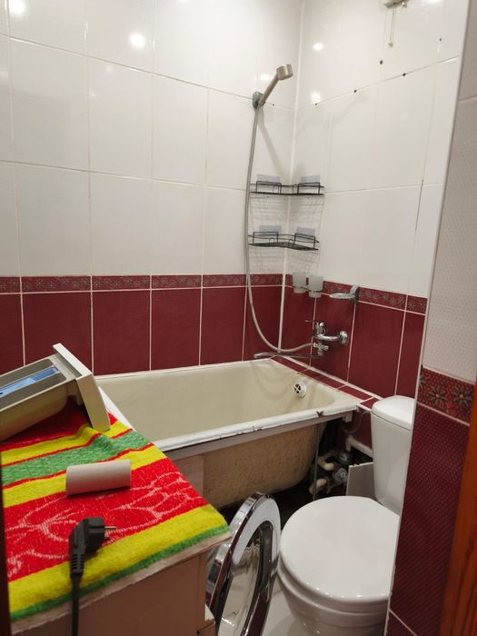 Продам 2 ком квартиру в р-оне СКГУ